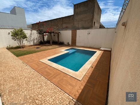 Foto 8 do(a) Casa de 3 quartos à venda em Alto Umuarama, Uberlândia