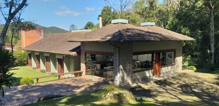 Foto 3 do(a) Casa de 5 quartos à venda em Fazenda Inglesa, Petrópolis