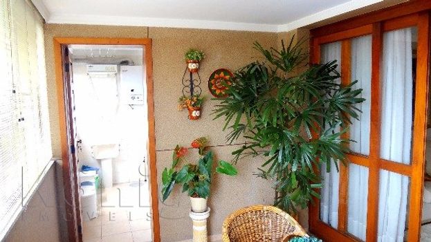 Foto 8 do(a) Apartamento de 3 quartos à venda em Vila Ipiranga, Porto Alegre