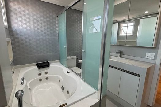 Foto 43 do(a) Apartamento de 4 quartos à venda em Vila Bertioga, São Paulo
