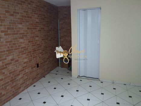Foto 3 do(a) Casa de 3 quartos à venda em Jardim Regis, São Paulo