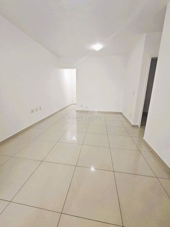 Foto 4 do(a) Apartamento de 3 quartos à venda em Jardim Tupanci, Barueri
