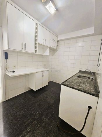 Foto 5 do(a) Apartamento de 3 quartos à venda em Jardim Tupanci, Barueri