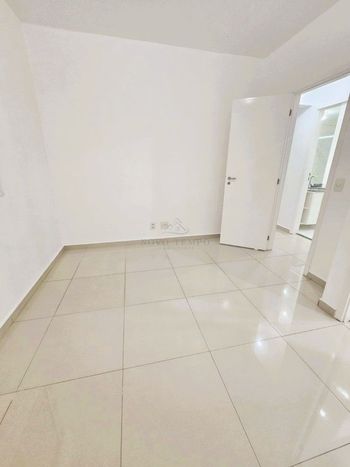 Foto 3 do(a) Apartamento de 3 quartos à venda em Jardim Tupanci, Barueri