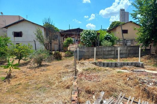 Foto 8 do(a) Terreno false à venda em Centro, Lins