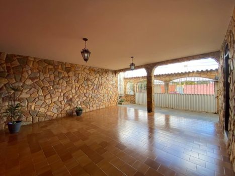 Foto 4 do(a) Casa de 4 quartos à venda em Flávio Marques Lisboa (Barreiro), Belo Horizonte