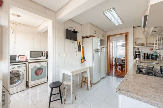 Foto 13 do(a) Apartamento de 3 quartos à venda em Jardim Botânico, Porto Alegre