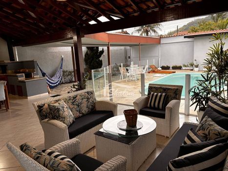 Foto 5 do(a) Casa de 4 quartos à venda em Vila Atlântica, Caraguatatuba