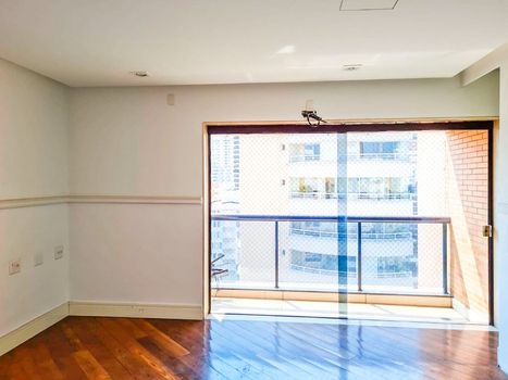 Foto 5 do(a) Apartamento de 3 quartos à venda em Vila Mariana, São Paulo
