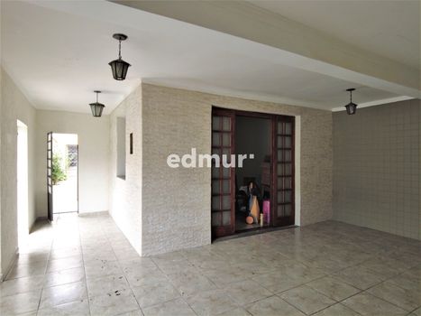 Foto 1 do(a) Casa de 3 quartos para alugar em Silveira, Santo André