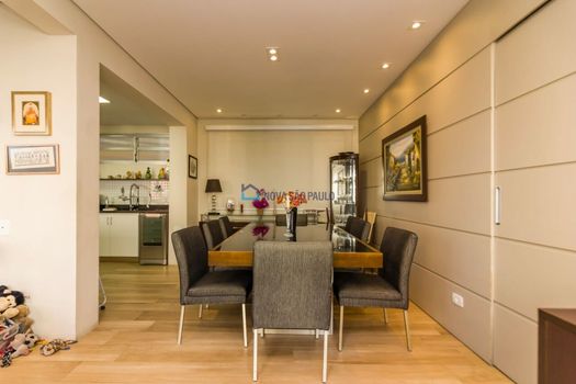 Foto 4 do(a) Apartamento de 3 quartos à venda em Jardim Europa, São Paulo