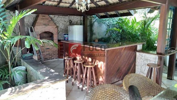 Foto 2 do(a) Casa em Condomínio de 5 quartos à venda em Barra da Tijuca, Rio de Janeiro