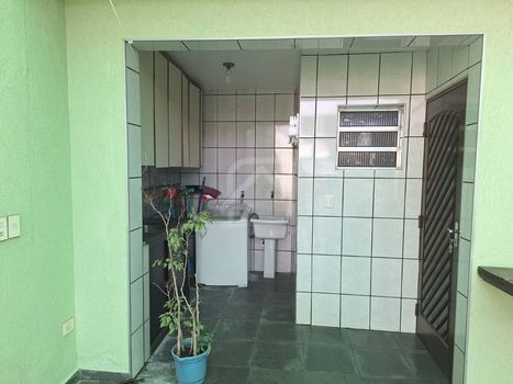 Foto 17 do(a) Casa de 2 quartos à venda em Parque Industriário, Santo André