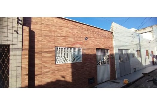 Foto 1 do(a) Casa de 2 quartos à venda em Alecrim, Natal