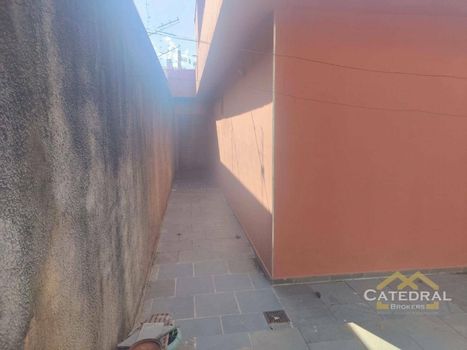 Foto 4 do(a) Casa de 2 quartos à venda em Vila Aparecida, Jundiaí
