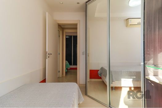 Foto 33 do(a) Apartamento de 3 quartos à venda em Vila Ipiranga, Porto Alegre