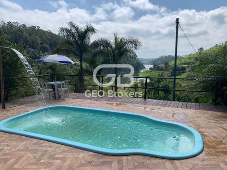 Foto 2 do(a) Fazenda / Sítio / Chácara de 3 quartos à venda em Chácaras Condomínio Recanto Pássaros II, Jacareí