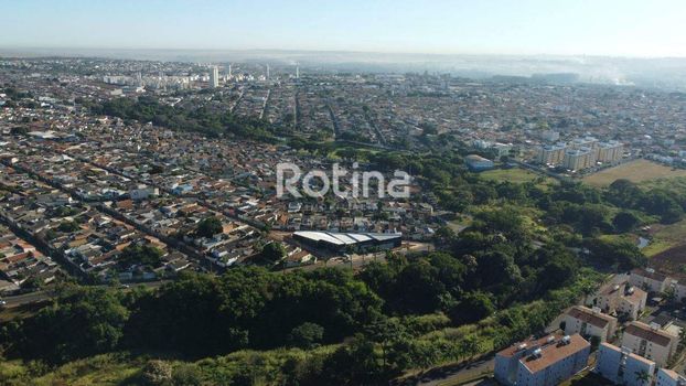 Foto 11 do(a) Loja false à venda em Luizote de Freitas, Uberlândia