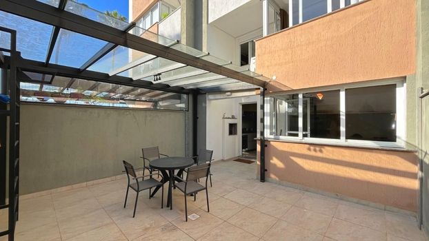 Foto 3 do(a) Flat de 2 quartos à venda em Menino Deus, Porto Alegre