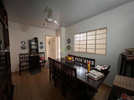 Foto 13 do(a) Casa de 3 quartos à venda em Vila Mendonça, Araçatuba