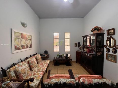 Foto 6 do(a) Casa de 3 quartos à venda em Vila Mendonça, Araçatuba