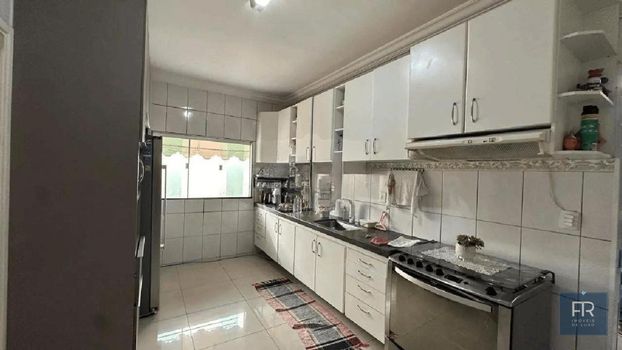 Foto 4 do(a) Casa de 4 quartos à venda em Jardim Patrícia, Uberlândia