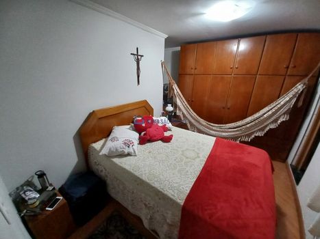 Foto 23 do(a) Casa de 5 quartos à venda em Jardim Itacolomi, São Paulo