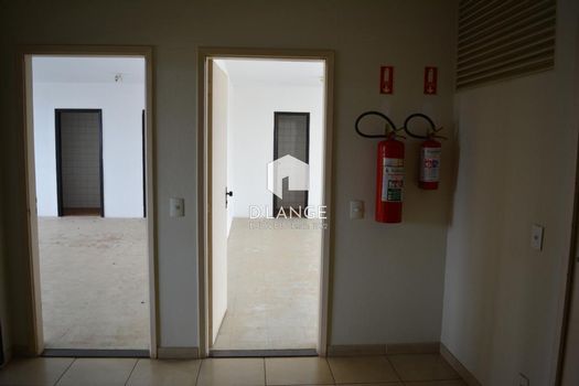 Foto 3 do(a) Sala / Conjunto Comercial false à venda em Vila Itapura, Campinas
