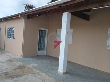Foto 2 do(a) Fazenda / Sítio / Chácara de 3 quartos à venda em Piracangaguá, Taubaté