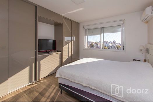 Foto 9 do(a) Apartamento de 3 quartos à venda em Jardim Lindóia, Porto Alegre