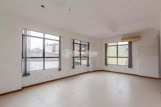 Foto 4 do(a) Sala / Conjunto Comercial false à venda em São João, Porto Alegre