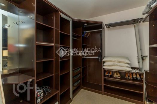 Foto 11 do(a) Apartamento de 3 quartos à venda em Chácara das Pedras, Porto Alegre