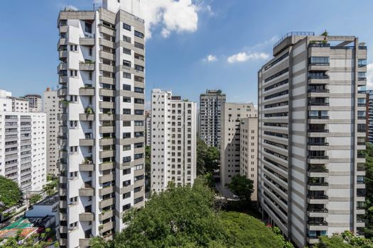 Foto 8 do(a) Apartamento de 4 quartos à venda em Vila Nova Conceição, São Paulo