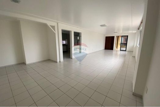 Foto 15 do(a) Apartamento de 5 quartos à venda em Petrópolis, Natal