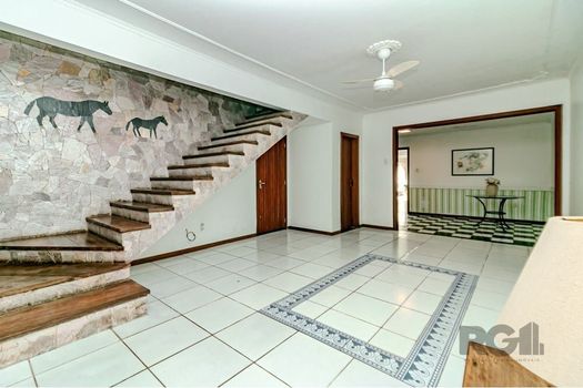 Foto 3 do(a) Casa de 4 quartos à venda em Jardim São Pedro, Porto Alegre