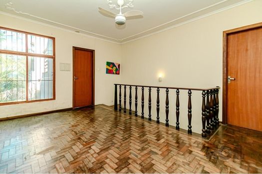 Foto 11 do(a) Casa de 4 quartos à venda em Jardim São Pedro, Porto Alegre