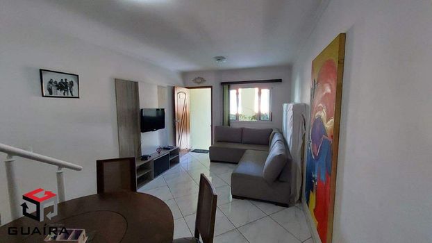 Foto 1 do(a) Casa de 3 quartos à venda em Vila Cecília Maria, Santo André