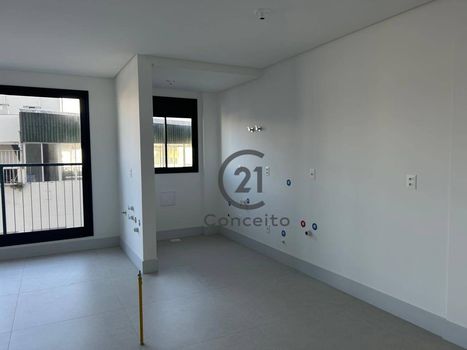 Foto 6 do(a) Apartamento de 3 quartos à venda em Canto, Florianópolis