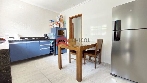 Foto 4 do(a) Casa de 3 quartos à venda em Jardim Ivana, São Paulo