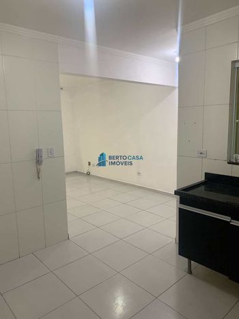Foto 2 do(a) Casa em Condomínio de 2 quartos à venda em Vila Carmosina, São Paulo