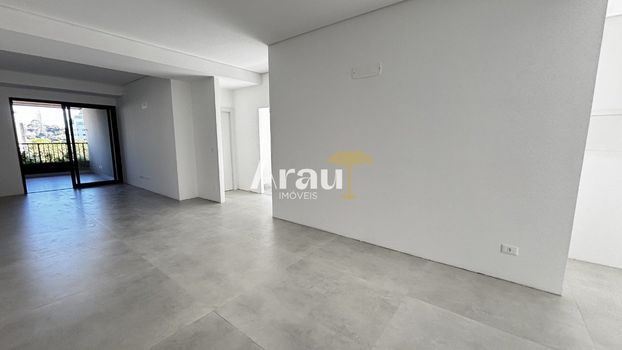 Foto 3 do(a) Apartamento de 3 quartos à venda em Água Verde, Curitiba