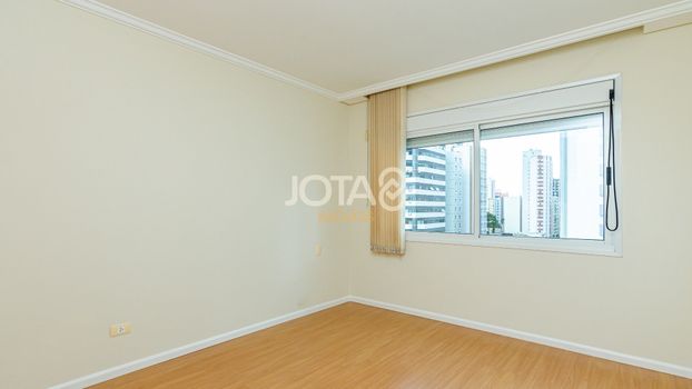 Foto 15 do(a) Apartamento de 4 quartos à venda em Batel, Curitiba