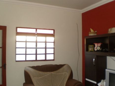 Foto 4 do(a) Casa de 3 quartos à venda em Jardim Alvorada, Belo Horizonte