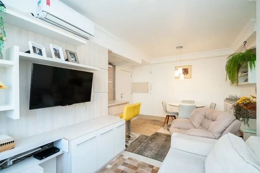 Foto 4 do(a) Flat de 2 quartos à venda em Passo da Areia, Porto Alegre