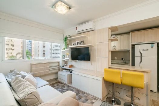 Foto 2 do(a) Flat de 2 quartos à venda em Passo da Areia, Porto Alegre