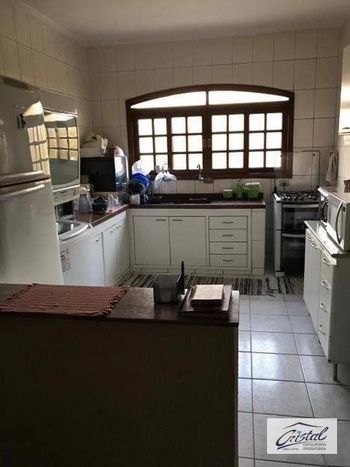 Foto 4 do(a) Casa de 3 quartos à venda em Cidade dos Bandeirantes, São Paulo
