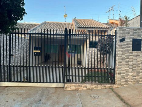 Foto 3 do(a) Casa de 3 quartos à venda em Jardim Dias I, Maringá