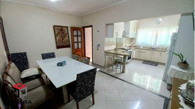 Foto 10 do(a) Casa de 6 quartos à venda em Vila Assunção, Santo André