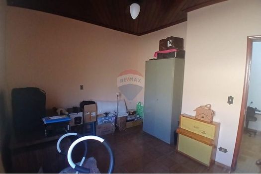 Foto 23 do(a) Casa de 4 quartos à venda em Centro, Lins