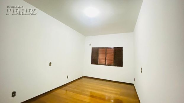 Foto 13 do(a) Casa de 5 quartos para alugar em Boa Vista, Londrina